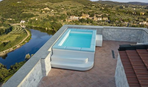 foto piscina su terrazzo
