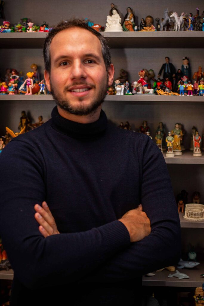 Foto Dott. Gianluca Sapienza nel suo studio