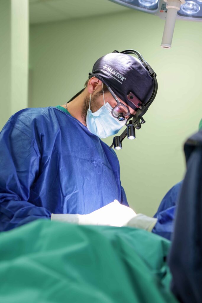 Dott. Gennaro D’Orsi – Specialista in Chirurgia Plastica, Ricostruttiva ed Estetica