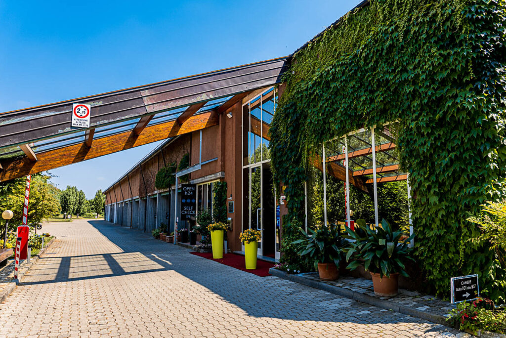 Business Hotel