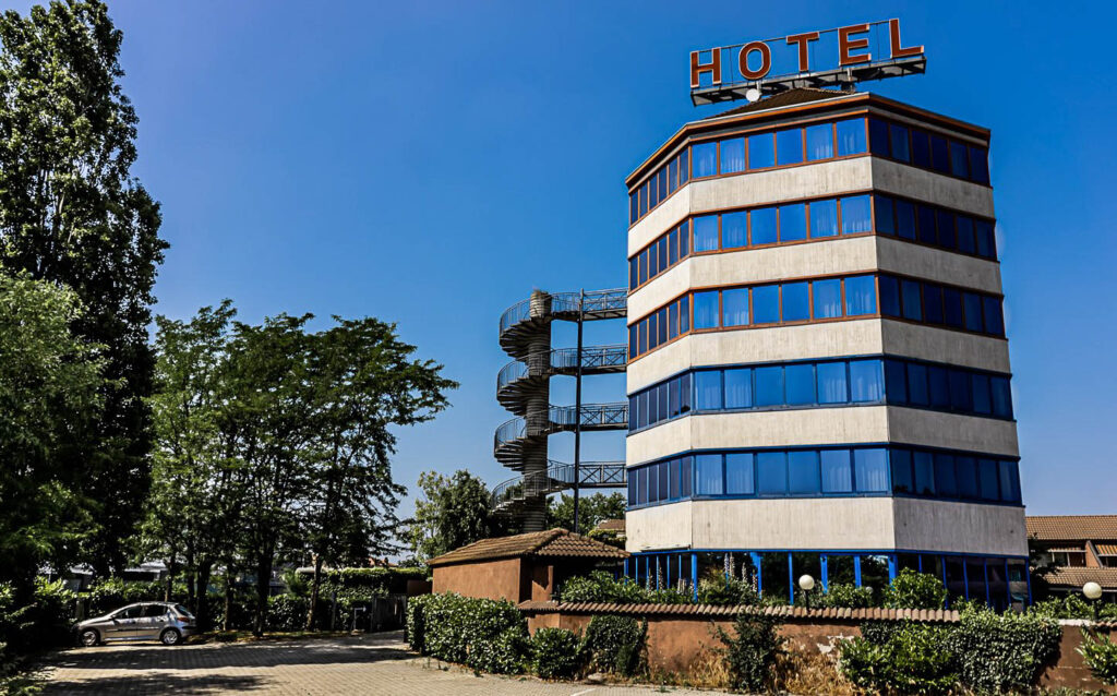 Business Hotel