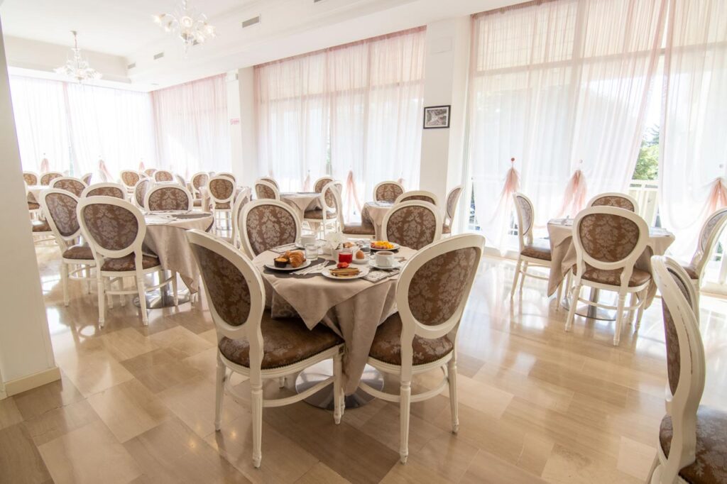Hotel Adria Beach